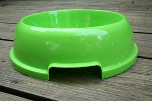 article-new-thumbnail-ehow-images-a06-9q-8g-health-elevated-dog-feeding-bowl_-1.1-800x800